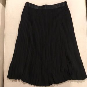 Pleated midi skirt